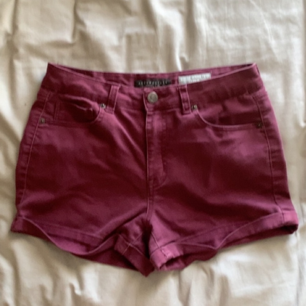 ✨Aeropostale maroon Shorts